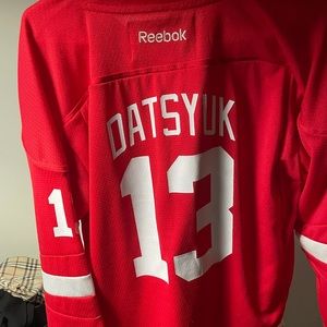 Red wings jersey